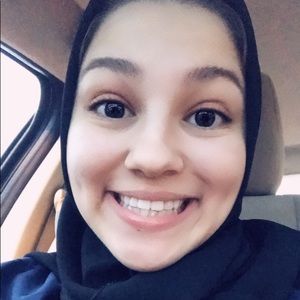 Meet your Posher, Amira